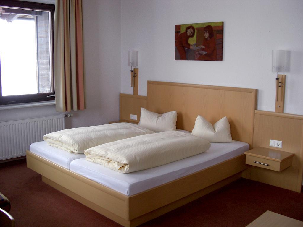 Hotel Kaerntnerhof Mallnitz Room photo